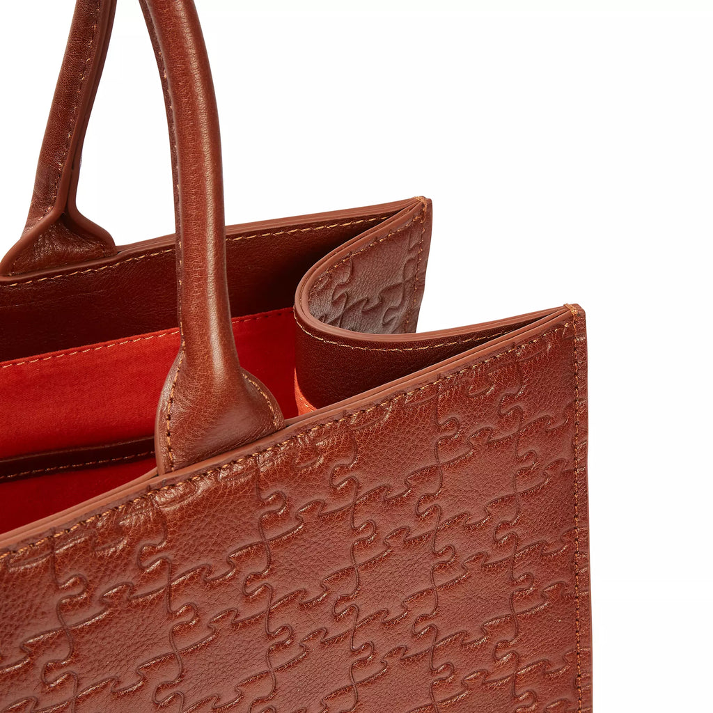 The Kemi Square Shopper — Nkari Waxed Brown — top detail